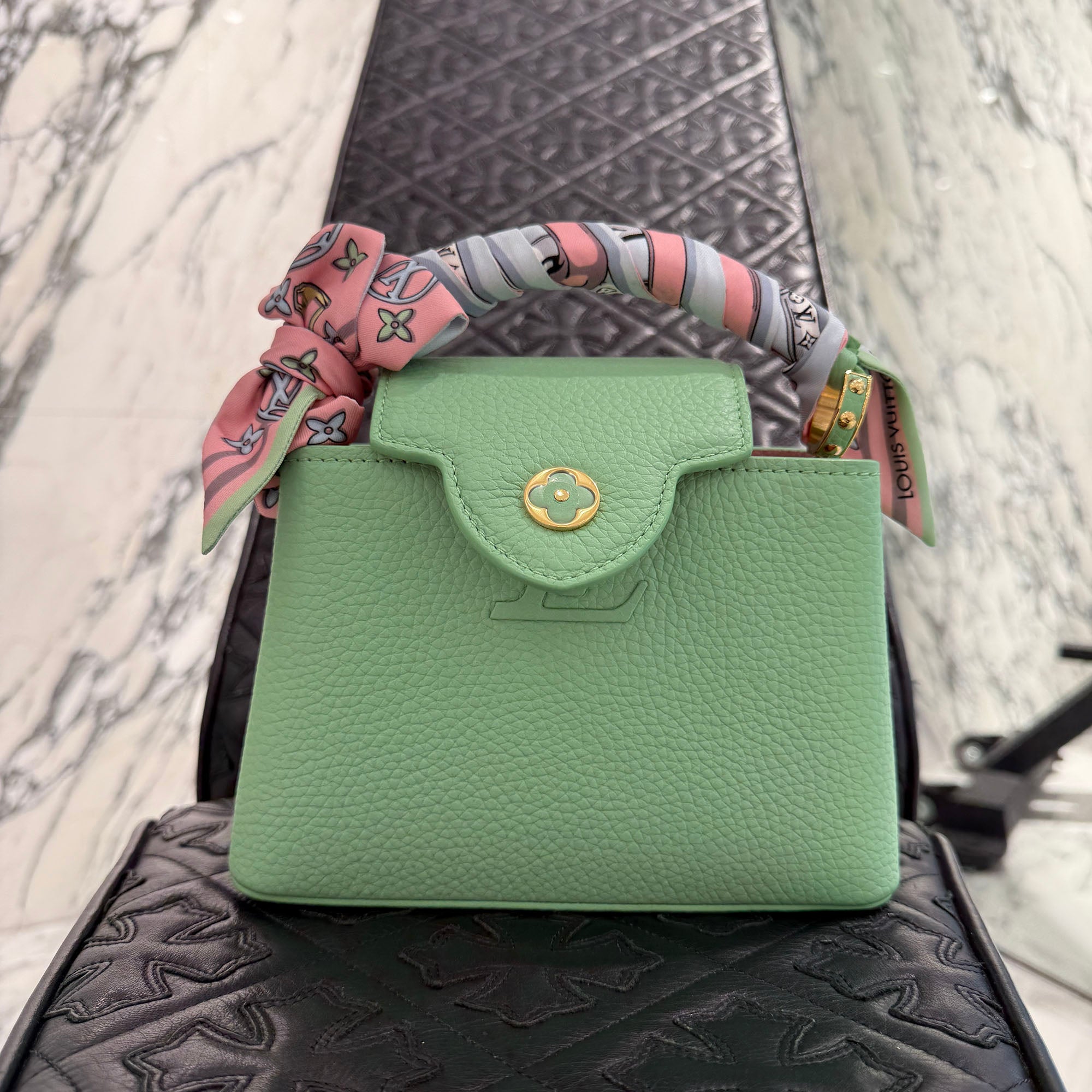 LOUIS VUITTON 2023SS Capucines MINI "Vert Pomm" M59928 ルイヴィトン カプシーヌ MINI "ヴェールポム"