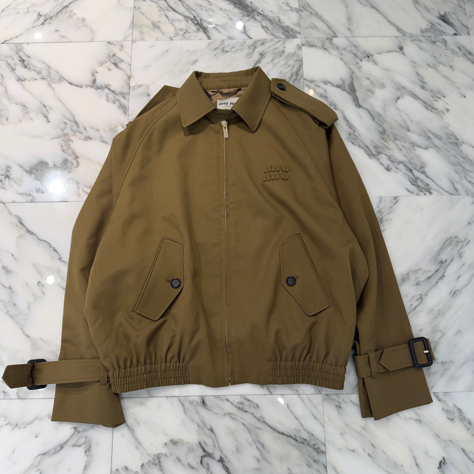 みゅうページ（オーダー品） MIU MIU 2024AW Logo Patch Zip Up Gabardine Blouson ML1014 S000