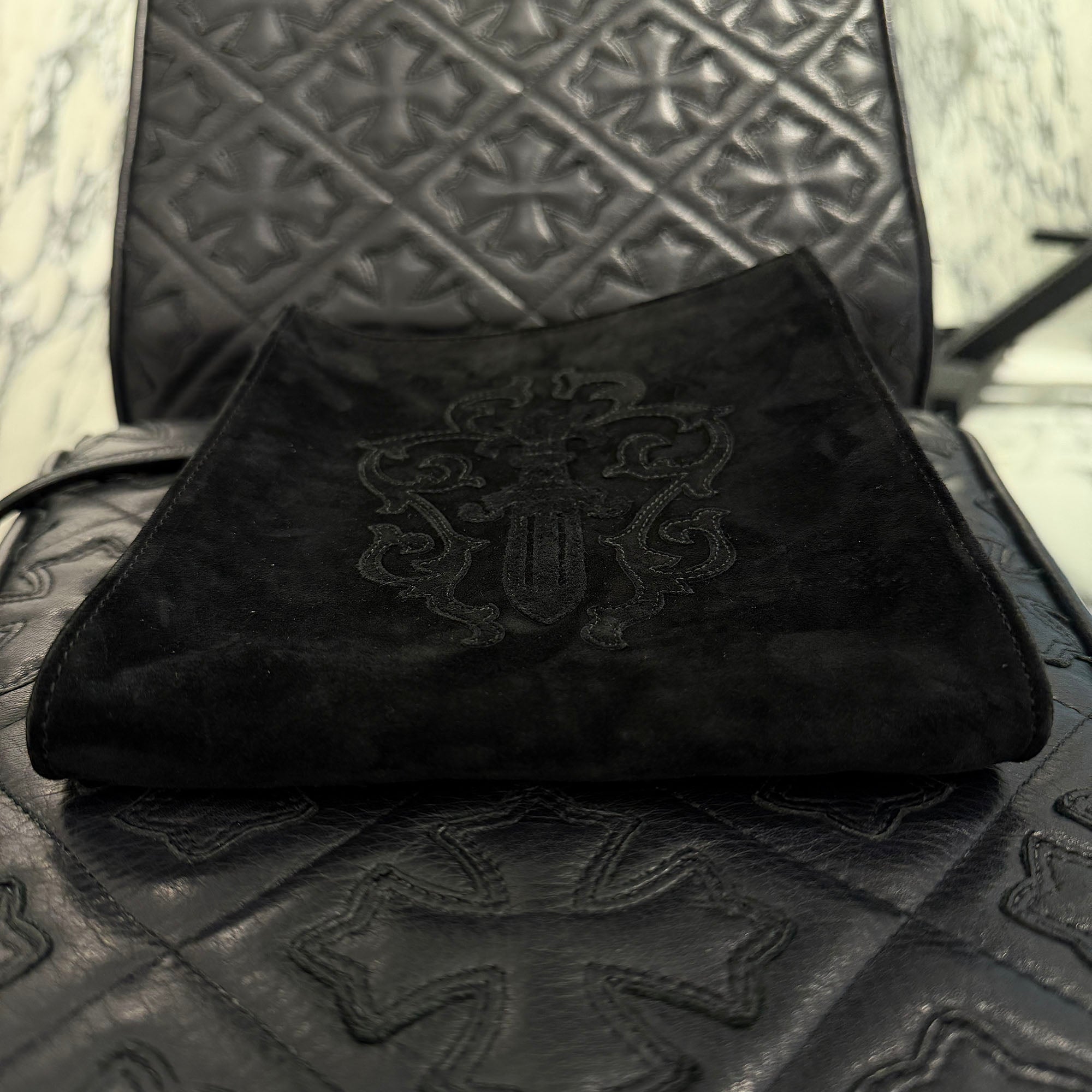 CHROME HEARTS Suede Leather Square Pocket Vine Dagger Patch Shoulder Bag クロムハーツ スエードレザー スクエアポケット ヴァインダガー パッチ ショルダーバッグ