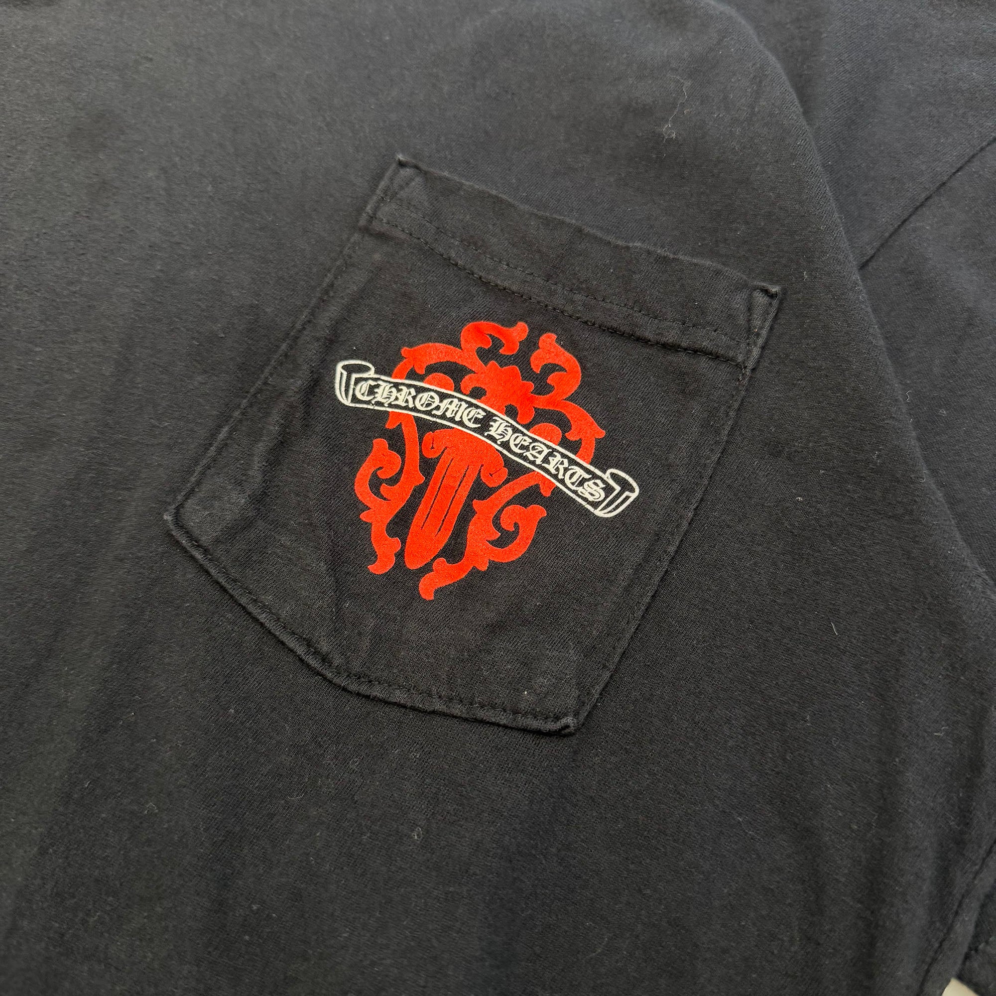 CHROME HEARTS Multi Logo Red Vine Dagger Tee Size M クロムハーツ マルチロゴ総柄 レッド ヴァインダガー Tシャツ サイズM