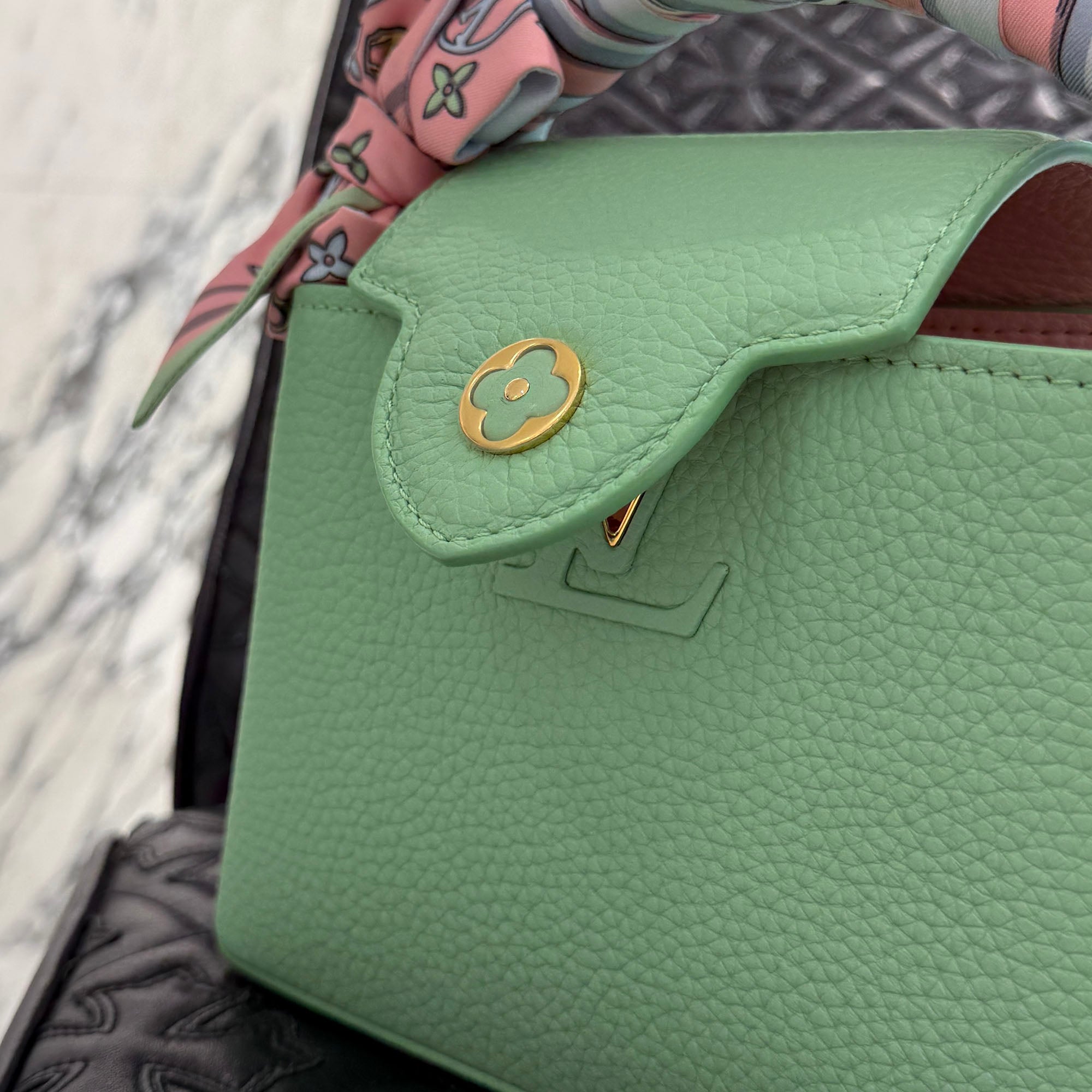 LOUIS VUITTON 2023SS Capucines MINI "Vert Pomm" M59928 ルイヴィトン カプシーヌ MINI "ヴェールポム"