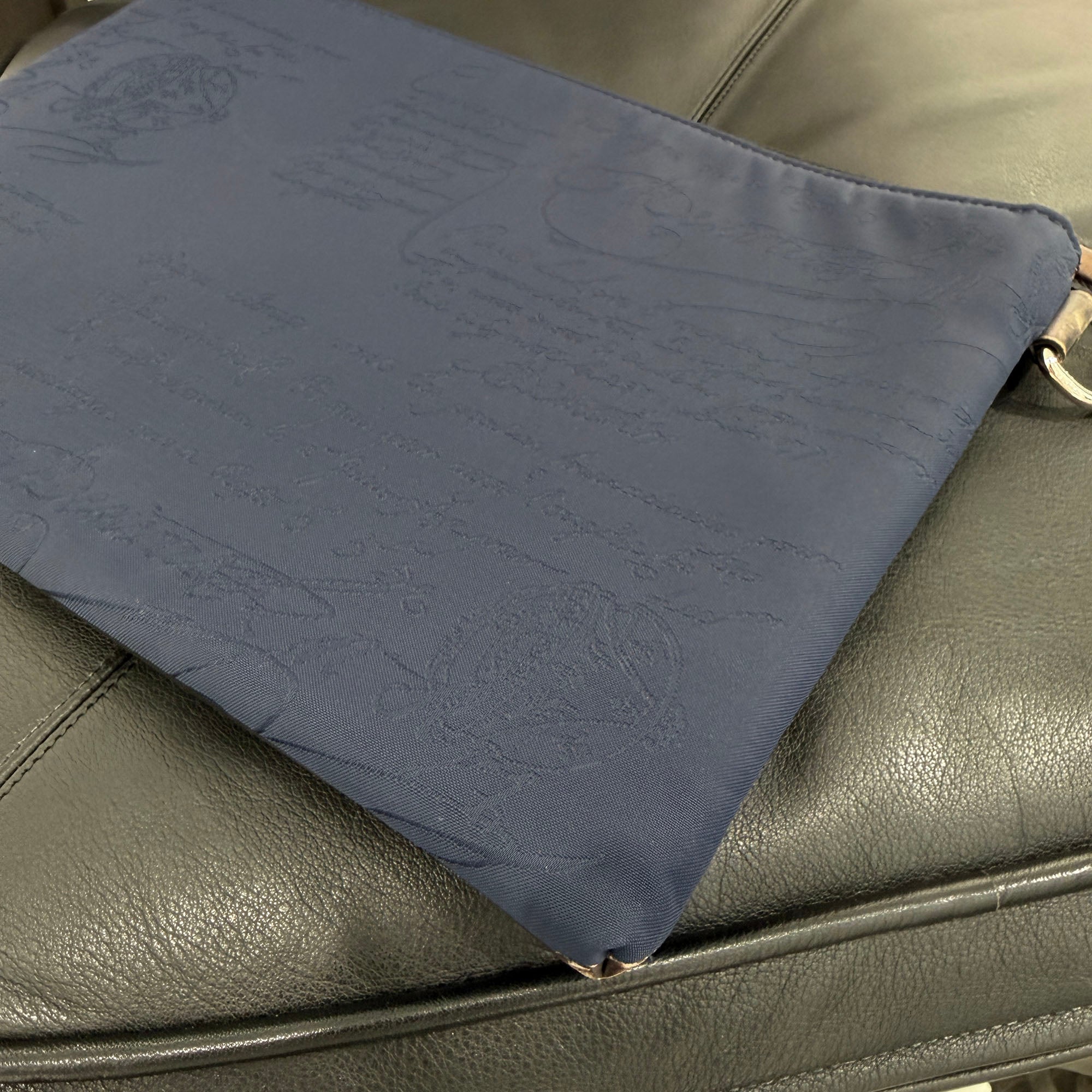 Berluti 2022SS Calligraphy "NINO GM" Leather Clutch Bag ベルルティ カリグラフィ "ニノ GM" レザー クラッチ バッグ