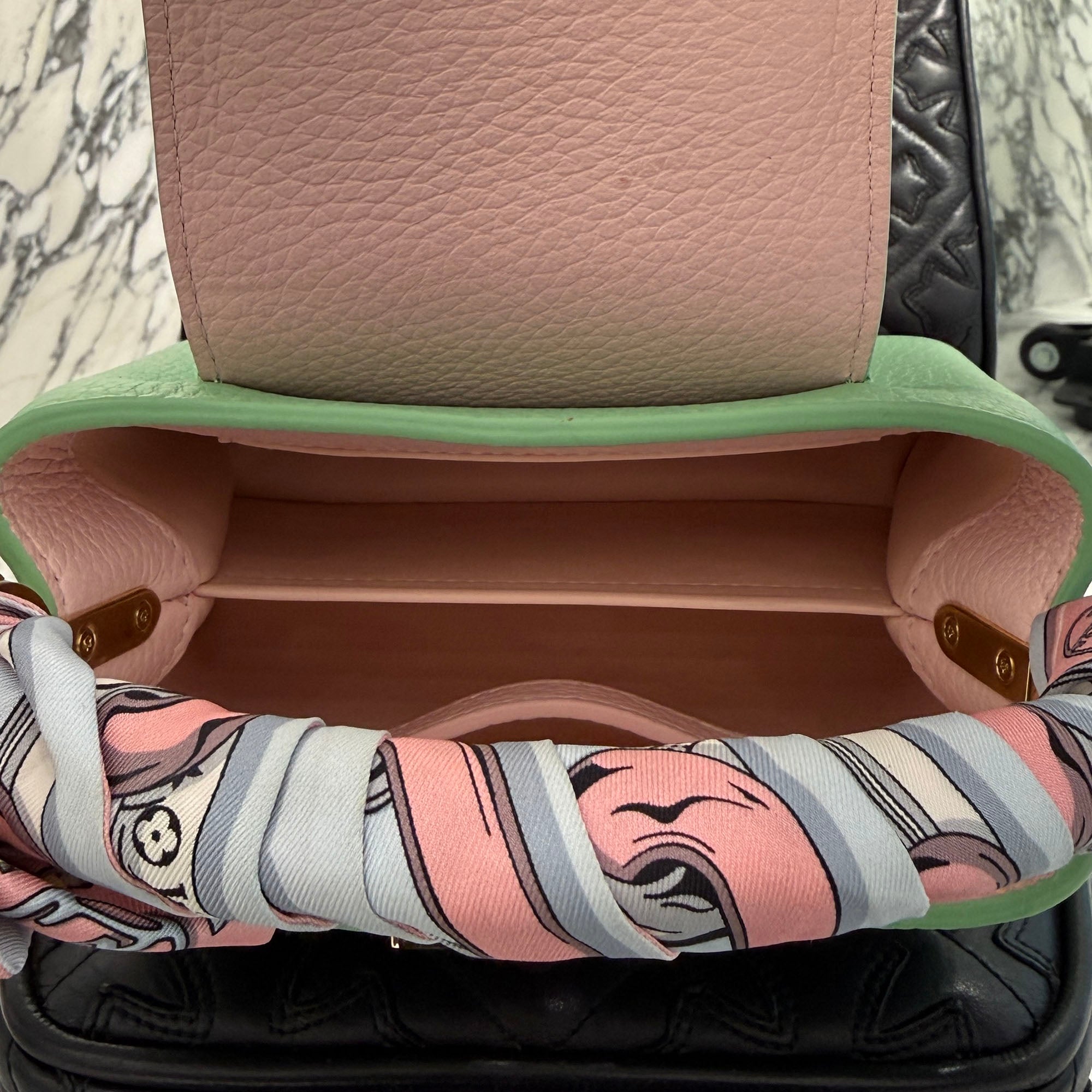 LOUIS VUITTON 2023SS Capucines MINI "Vert Pomm" M59928 ルイヴィトン カプシーヌ MINI "ヴェールポム"