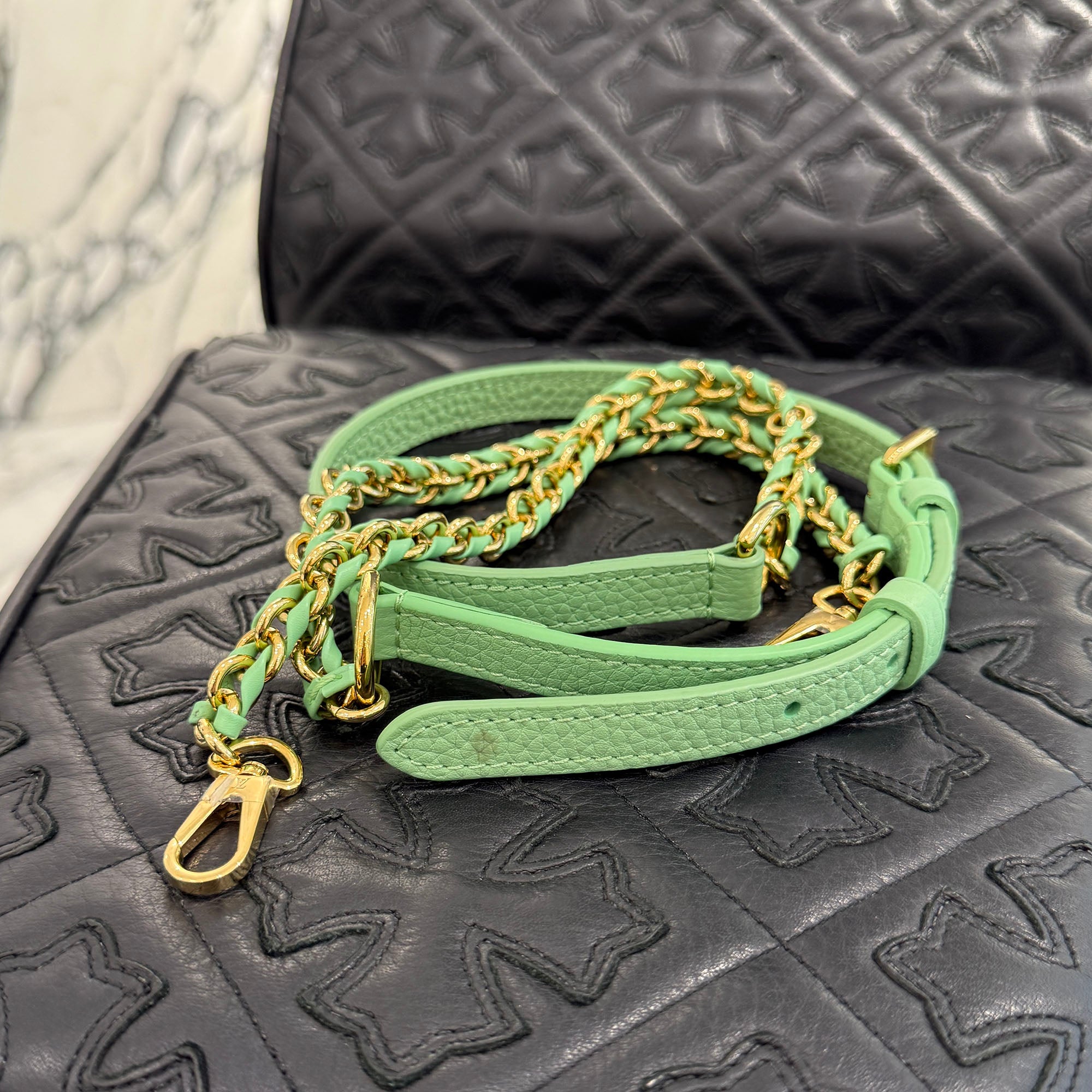 LOUIS VUITTON 2023SS Capucines MINI "Vert Pomm" M59928 ルイヴィトン カプシーヌ MINI "ヴェールポム"