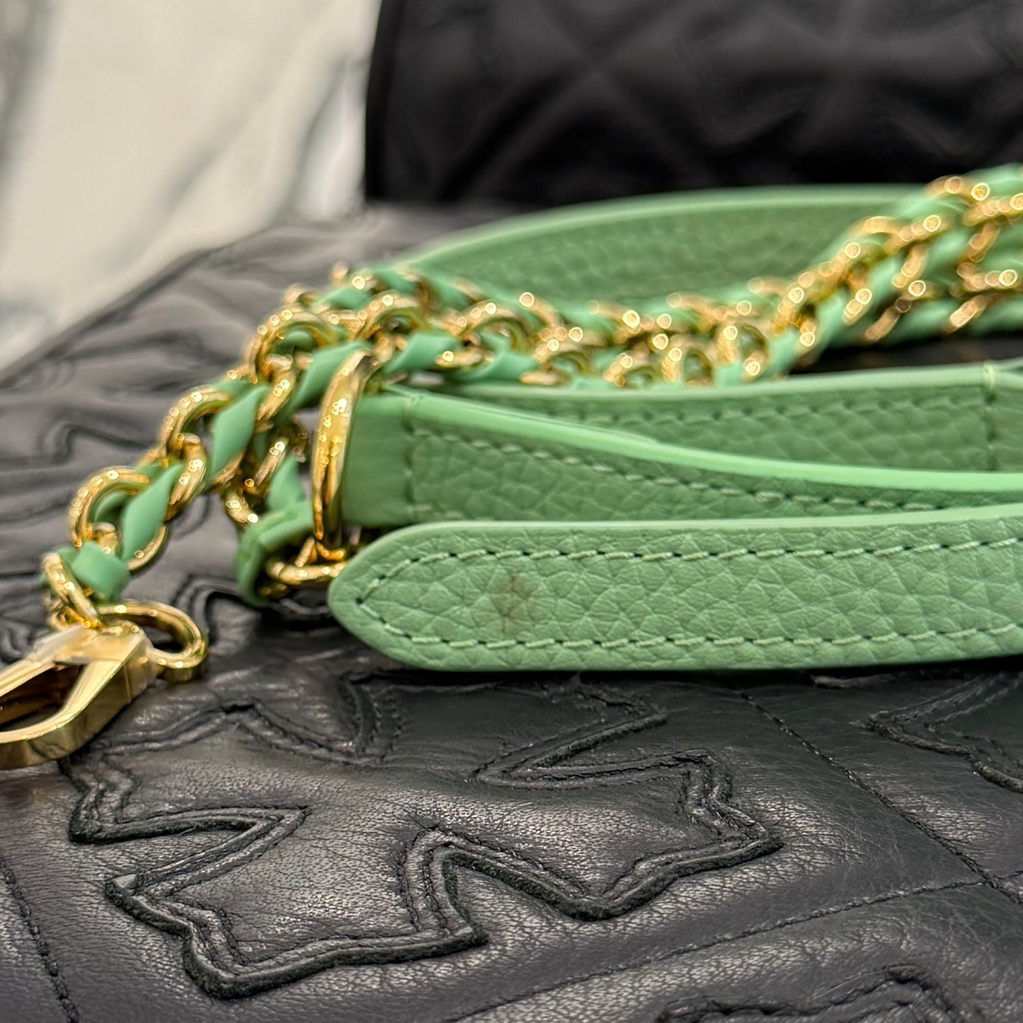 LOUIS VUITTON 2023SS Capucines MINI "Vert Pomm" M59928 ルイヴィトン カプシーヌ MINI "ヴェールポム"