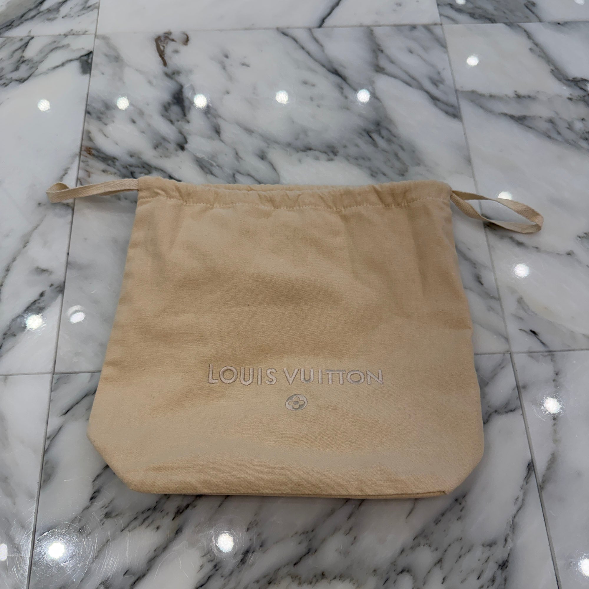 LOUIS VUITTON 2023SS Capucines MINI "Vert Pomm" M59928 ルイヴィトン カプシーヌ MINI "ヴェールポム"