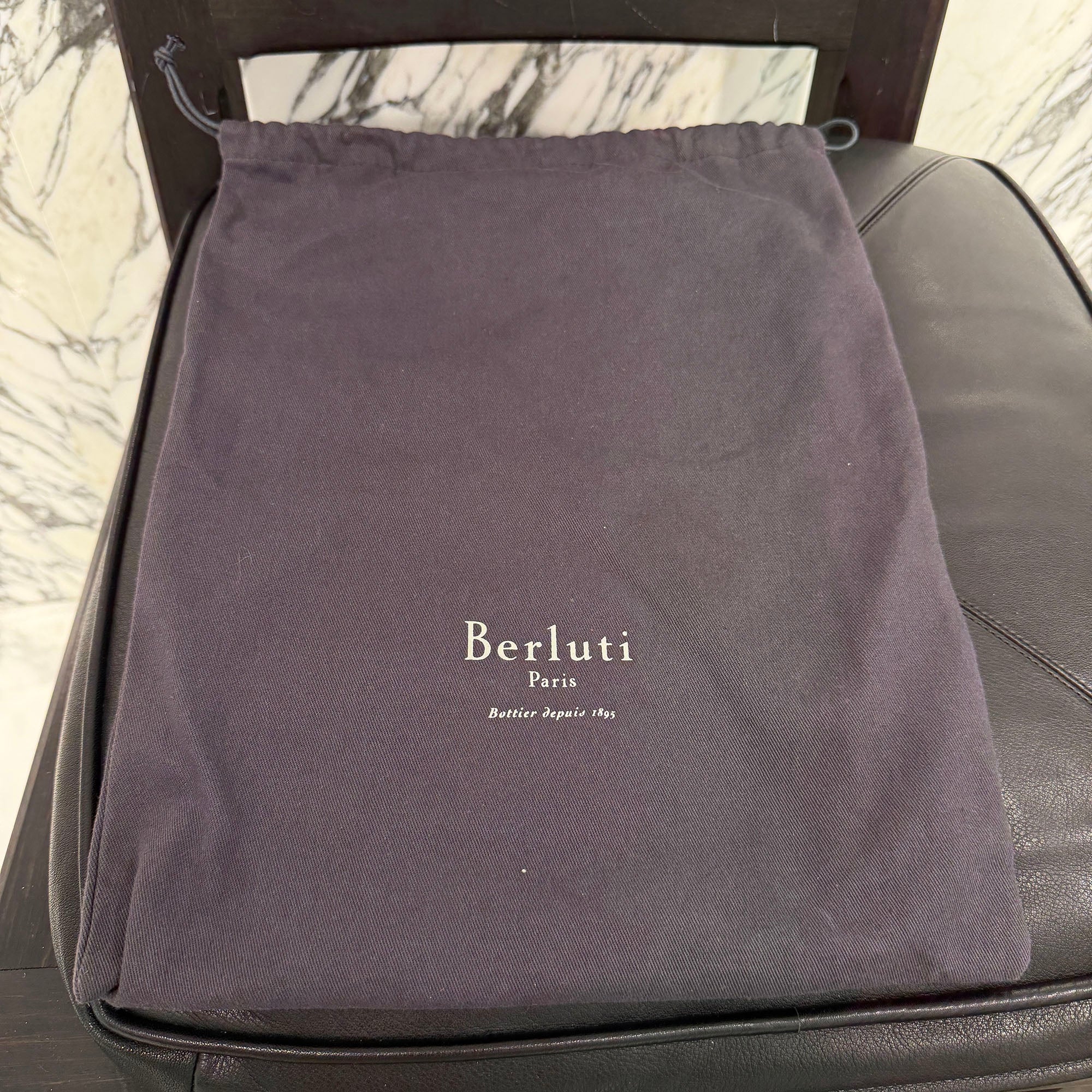 Berluti 2022SS Calligraphy "NINO GM" Leather Clutch Bag ベルルティ カリグラフィ "ニノ GM" レザー クラッチ バッグ