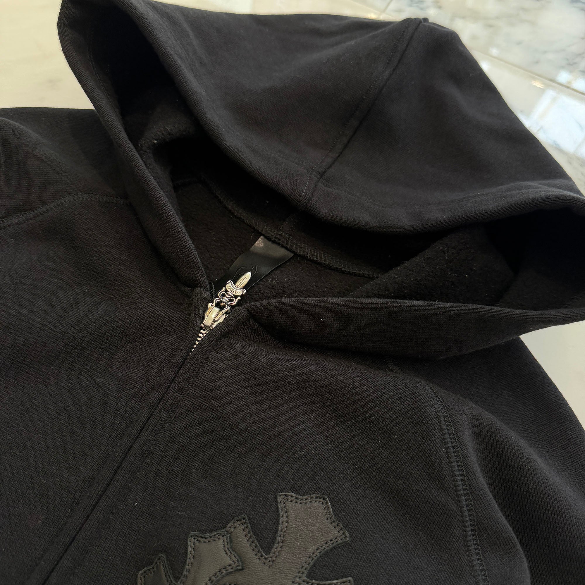 CHROME HEARTS Y NOT Cemetery Cross Leather Patch Zip Up Hoodie Size M クロムハーツ ワイノット セメタリークロスレザーパッチ ジップアップ フーディー サイズM