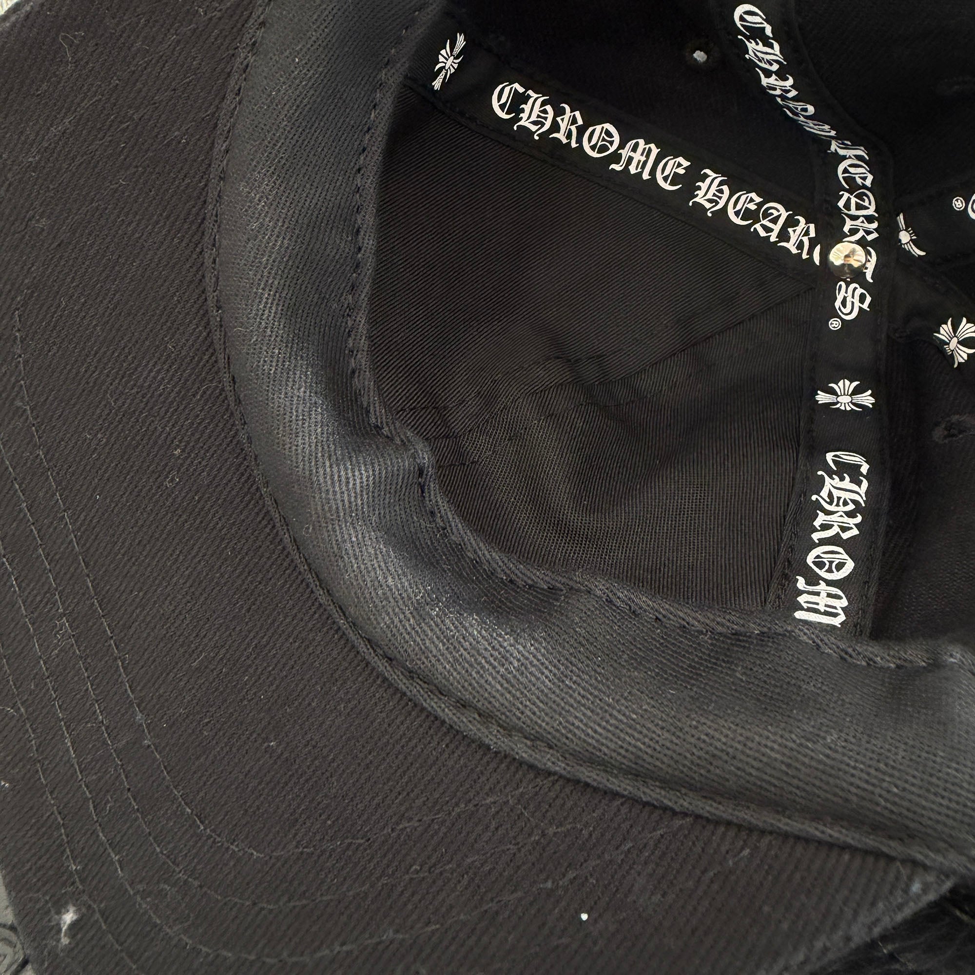 CHROME HEARTS × MATTY BOY Chomper Patch Leather Belt Trucker Cap Size ONE SIZE (53-60) クロムハーツ × マッティボーイ チョンパー パッチ レザーベルト トラッカーキャップ ONE SIZE (53-60)