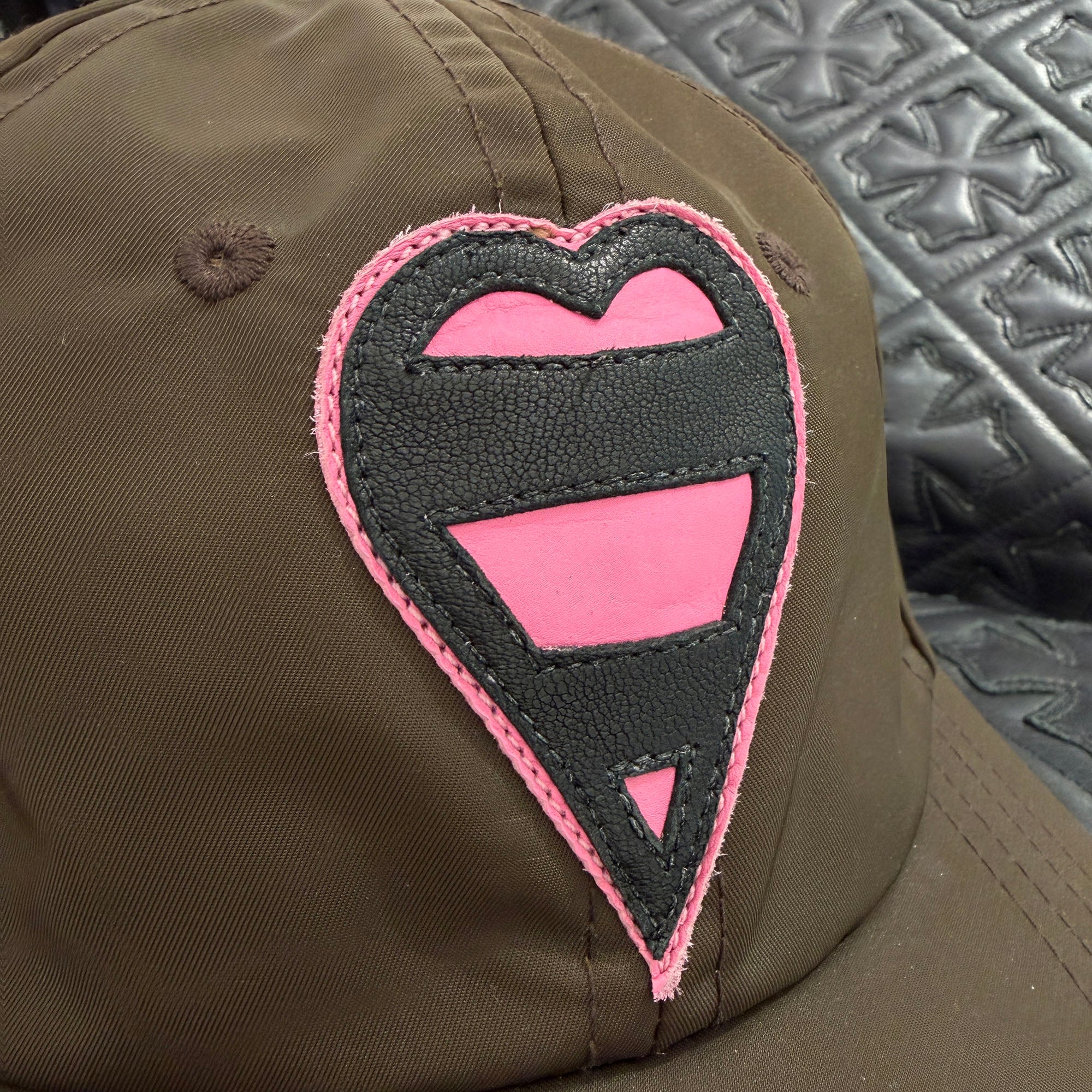 CHROME HEARTS Striped Heart Trucker Cap Size ONE SIZE (53-60) クロムハーツ ストライプハートトラッカーキャップ サイズ ONE SIZE (53-60)