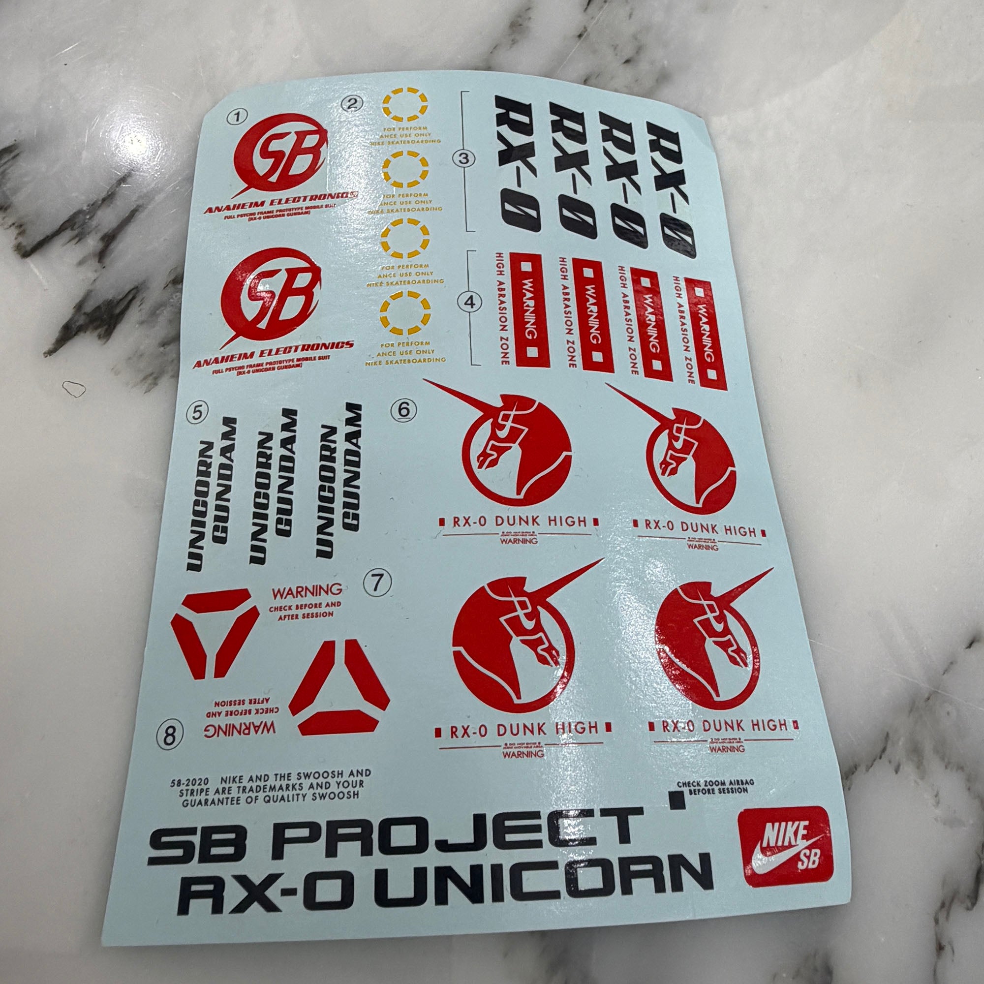 NIKE × Gundam x SB Dunk High Pro QS "Unicorn" Sneakers DH7717-100 Size US 8（26cm）ナイキ × ガンダム × SB ダンク ハイ プロ QS "ユニコーン" スニーカー サイズ US 8（26cm）