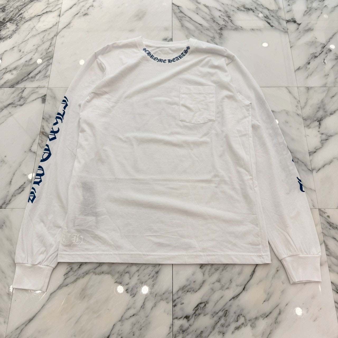 CHROME HEARTS 2025SS Old English Neck Logo Neon Blue Long Sleeve Tee Size XL クロムハーツ オールドイングリッシュ ネックロゴ ネオンブルー ロングスリーブ Tシャツ サイズXL