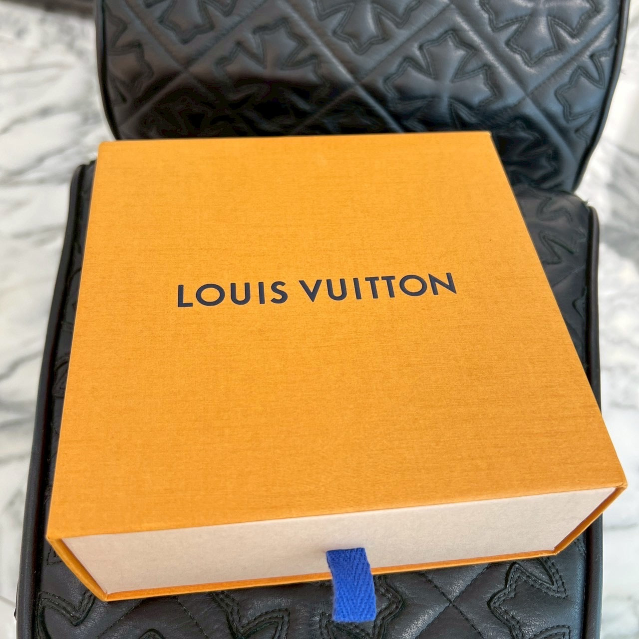 LOUIS VUITTON LV Initial Buckle Reversible Belt M9043 Size 110/44 ルイヴィトン LVイニシャル バックル リバーシブルベルト サイズ110/40