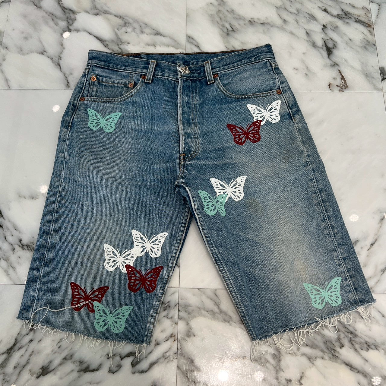 アバウトドリームズ蝶刺繍 デニムパンツ