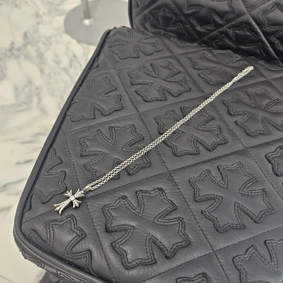 CHROME HEARTS Tiny Fat Cross Pave Diamond Pendant Top Roll Chain 18 Inch Necklace クロムハーツ タイニーファットクロス パヴェダイヤモンド ペンダントトップ ロールチェーン 18インチ ネックレス