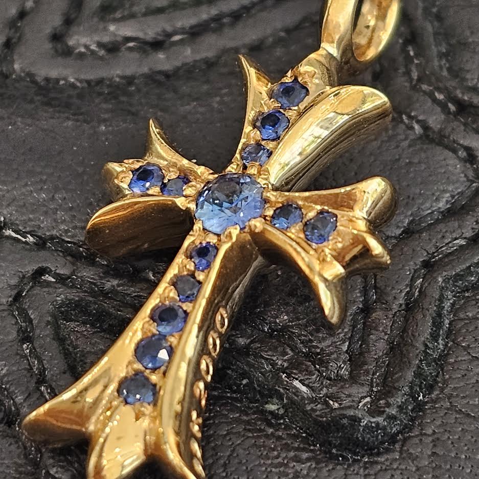 CHROME HEARTS 22K Tiny Fat Cross Blue Sapphire Pendant Top