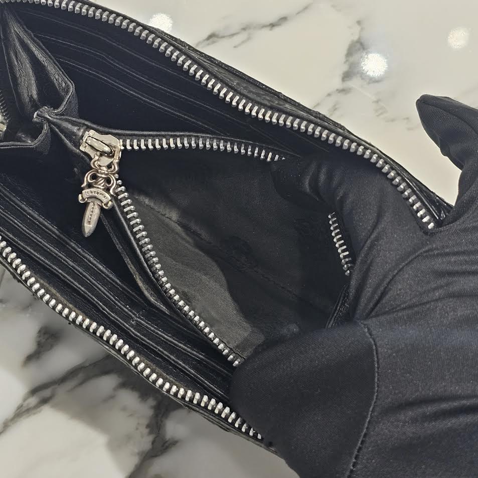 CHROME HEARTS Cemetery Cross Leather Patch Quilting Patent Leather Wallet クロムハーツ セメタリークロス レザーパッチ キルティング パテントレザー ウォレット