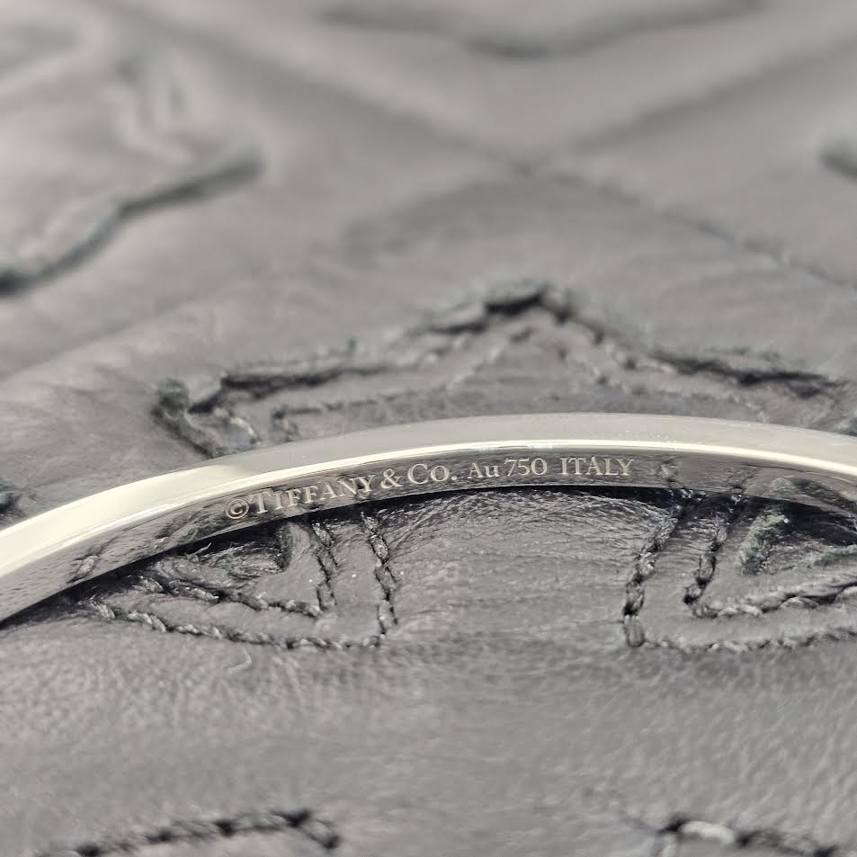 Tiffany Co. 18K WG Tiffany T Diamond Hinged Wire Bangle 62273089 Size Small ティファニー 18K ホワイトゴールド ティファニーT ダイアモンド ヒンジ ワイヤー バングル サイズSmall