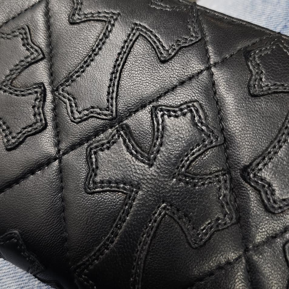 CHROME HEARTS Cemetery Cross Leather Patch Quilting Leather Wallet クロムハーツ セメタリークロス レザーパッチ キルティング風 レザーウォレット