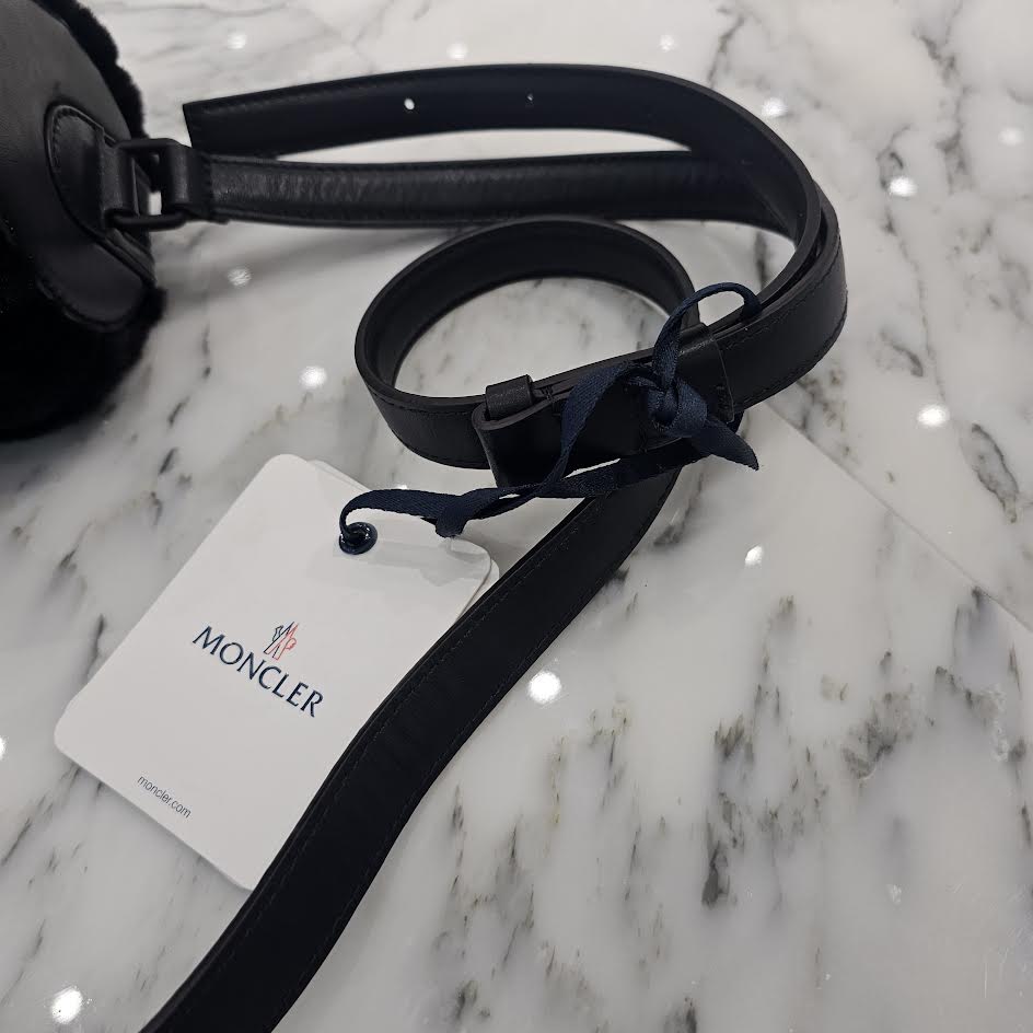 MONCLER 2024AW KEONI Leather Boa Cross Body Bag 5L00004 M3748 999 モンクレール ケオニ レザー ボア クロスボディバッグ