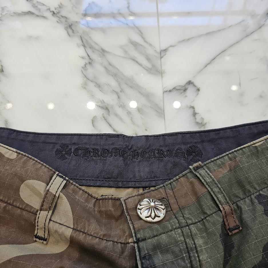 CHROME HEARTS Cross Ball Button Camo Cargo Half Pants Size 33