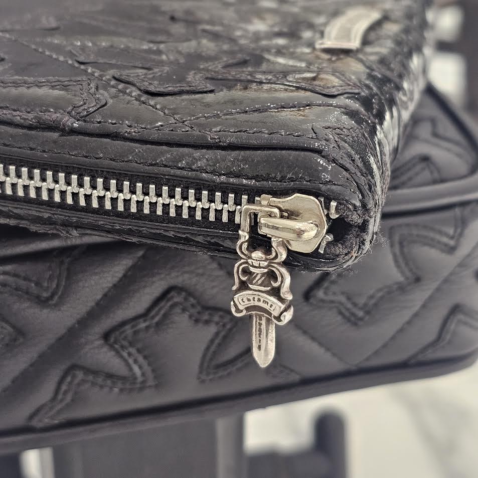 CHROME HEARTS Cemetery Cross Leather Patch Quilting Patent Leather Wallet クロムハーツ セメタリークロス レザーパッチ キルティング パテントレザー ウォレット