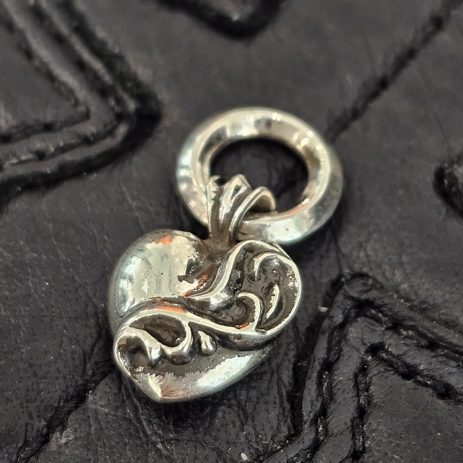 CHROME HEARTS Viny Heart Charm Pendant Top クロムハーツ ヴィニーハート チャーム ペンダントトップ シルバー925