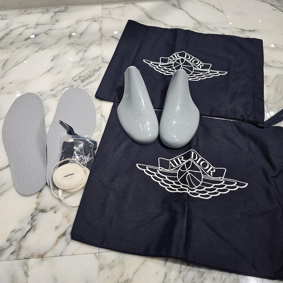 DIOR × NIKE 2020AW Air Jordan 1 High OG "DIOR" CN8607-002 Size 43（27.5cm）ディオール × ナイキ エアジョーダン 1 ハイ OG "ディオール" スニーカー サイズ43（27.5cm）