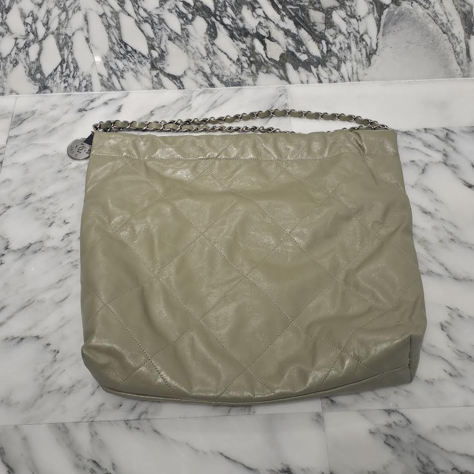 CHANEL 22 Matelasse Caviar Skin Chain Shoulder Bag シャネル 22 マトラッセ キャビアスキン チェーン ショルダーバッグ