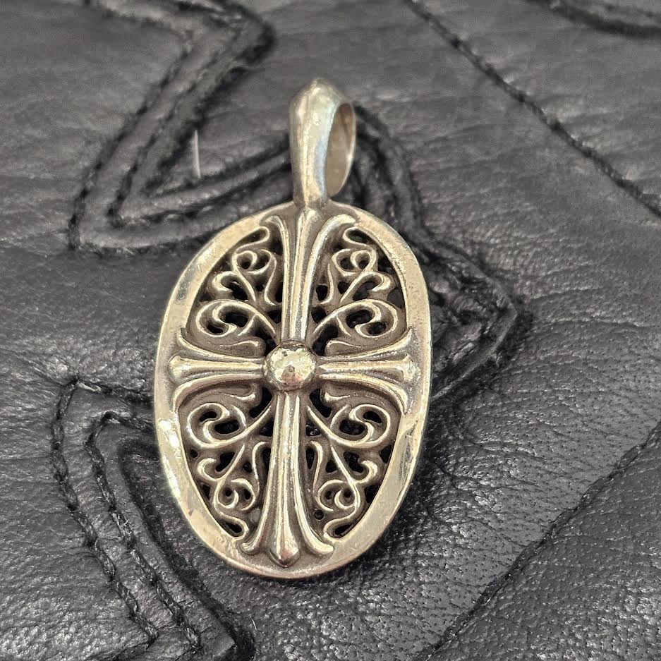 CHROME HEARTS Classic Oval Cross Pendent Top クロムハーツ