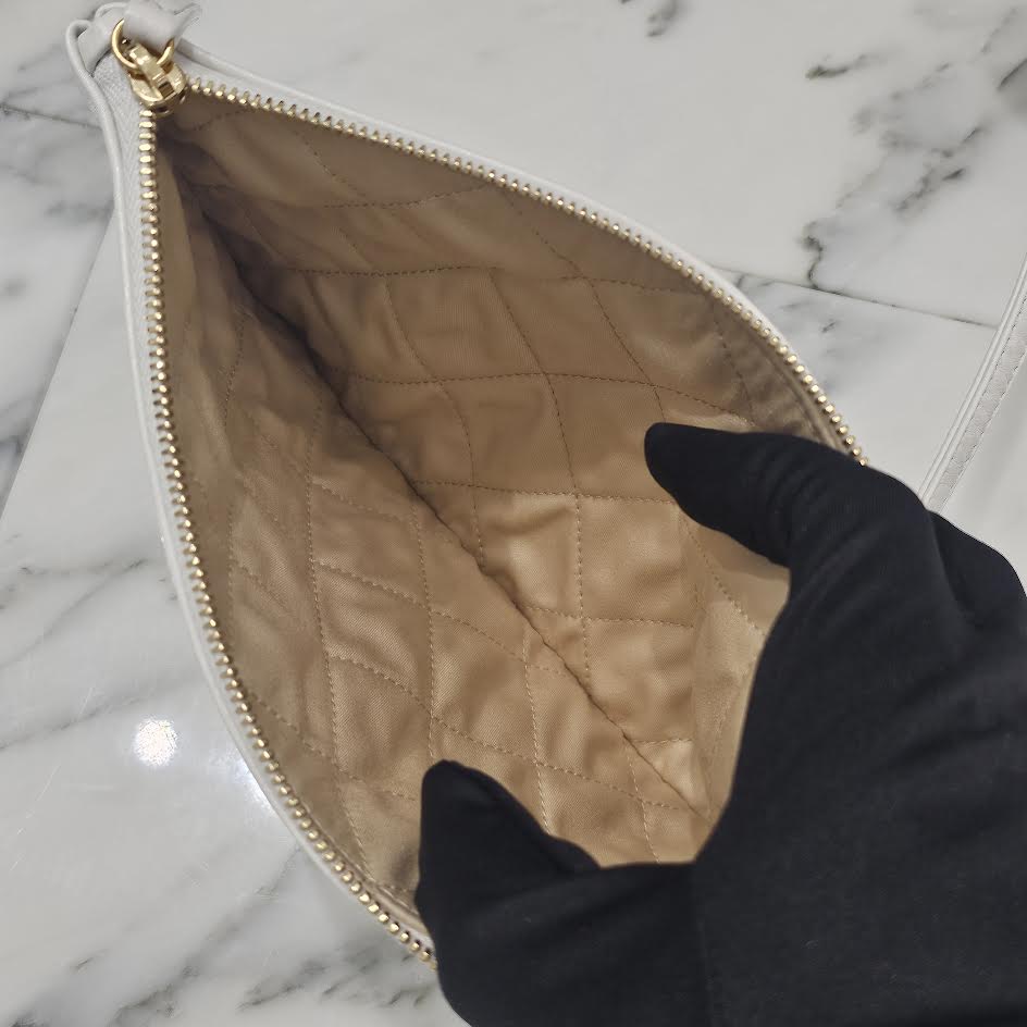 CHANEL 22 Matelasse Caviar Skin Chain Shoulder Bag シャネル 22 マトラッセ キャビアスキン チェーン ショルダーバッグ