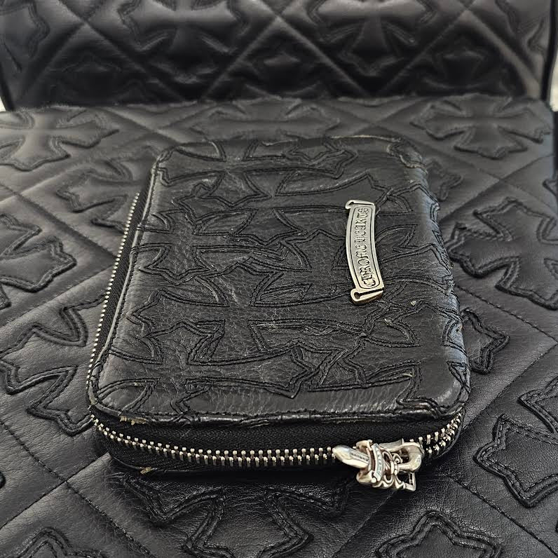 CHROME HEARTS BANK ROBBER Cemetery Cross Leather Patch Round Zip Leather Wallet クロムハーツ バンクローバー セメタリークロス レザーパッチ ラウンドジップ レザーウォレット