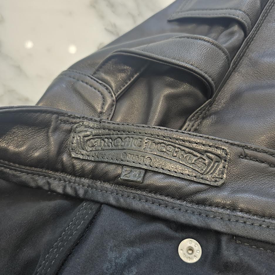 CHROME HEARTS Cross Ball Button Lamb Leather Shorts Size 24 クロム
