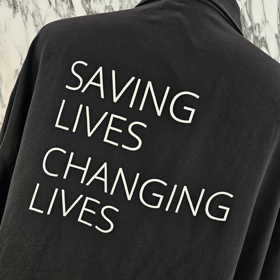 BALENCIAGA 2018AW WFP World Food Programme Oversized Silk Shirt 542894 TCN05 Size 34 バレンシアガ WFP ワールドフードプログラム オーバーサイズ シルクシャツ サイズ34