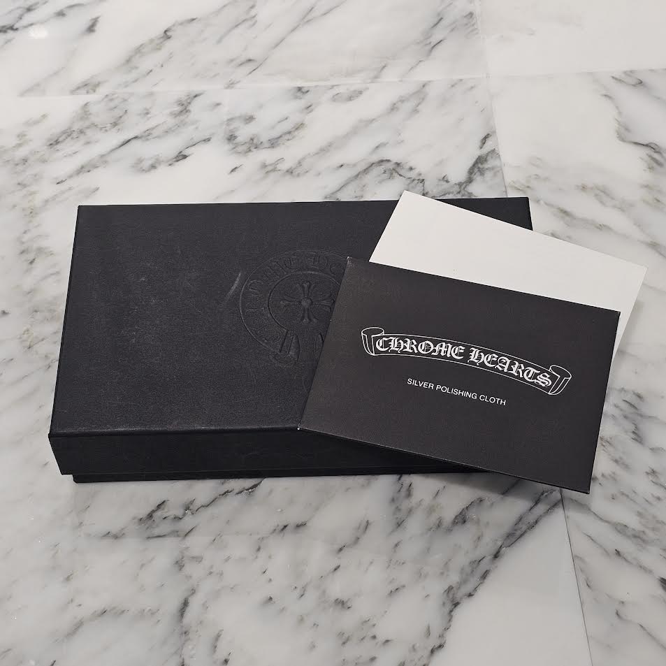 CHROME HEARTS Cemetery Cross Leather Patch Quilting Leather Wallet クロムハーツ セメタリークロス レザーパッチ キルティング風 レザーウォレット