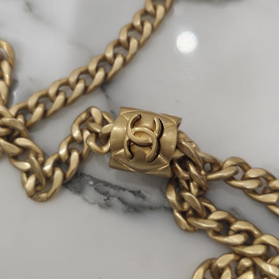 CHANEL 2024 Cruise Matelasse Coco Mark Caviar Skin 2WAY Waist Pouch A1815886 シャネル 2024クルーズ マトラッセ ココマーク キャビアスキン 2WAY ウェストポーチ