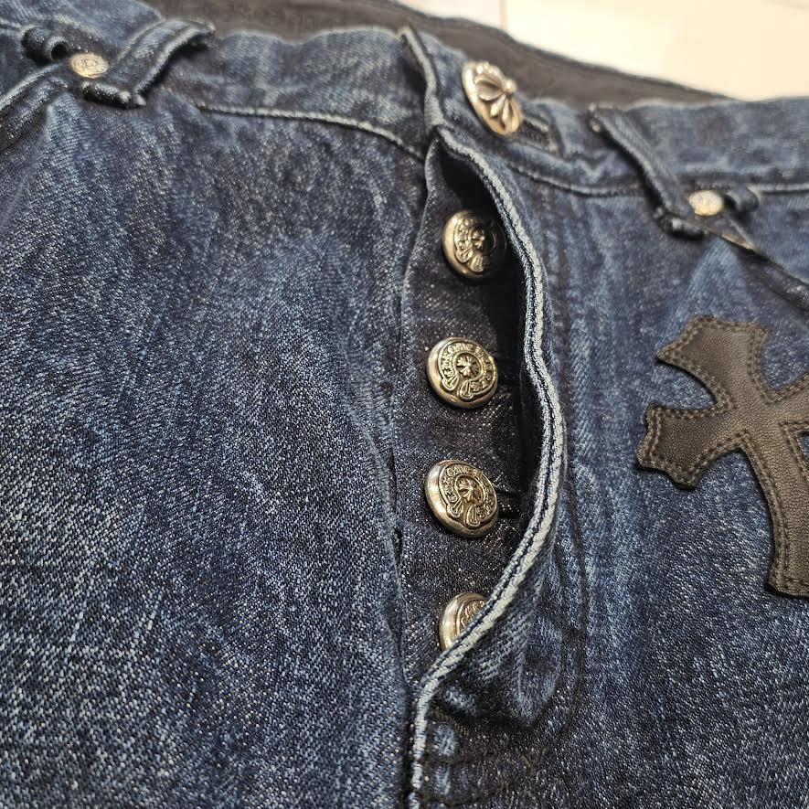 CHROME HEARTS Flare Knee Cross Leather Patch Jeans Size 33 クロムハーツ フレアニー クロスレザーパッチ デニムパンツ サイズ33