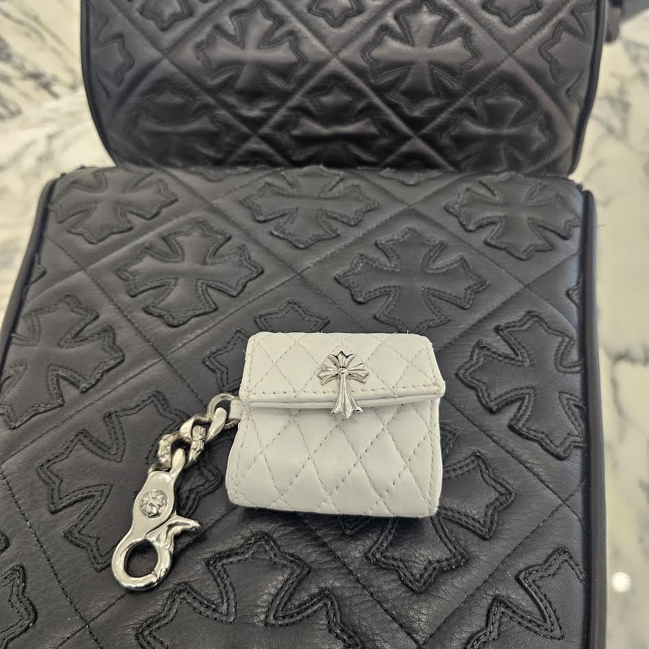 CHROME HEARTS Silver Cross AirPods Leather Case クロムハーツ シルバークロス エアポッズ レザーケース