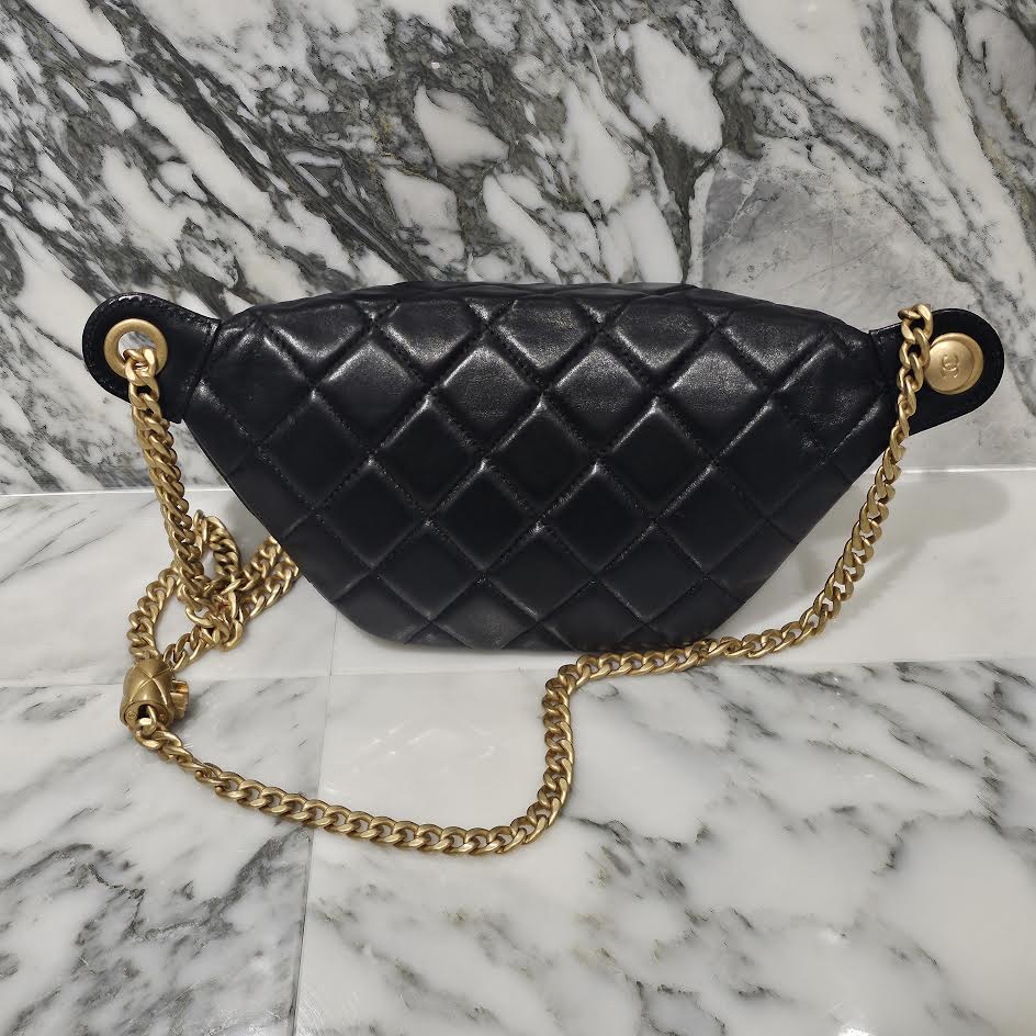 CHANEL 2024 Cruise Matelasse Coco Mark Caviar Skin 2WAY Waist Pouch A1815886 シャネル 2024クルーズ マトラッセ ココマーク キャビアスキン 2WAY ウェストポーチ