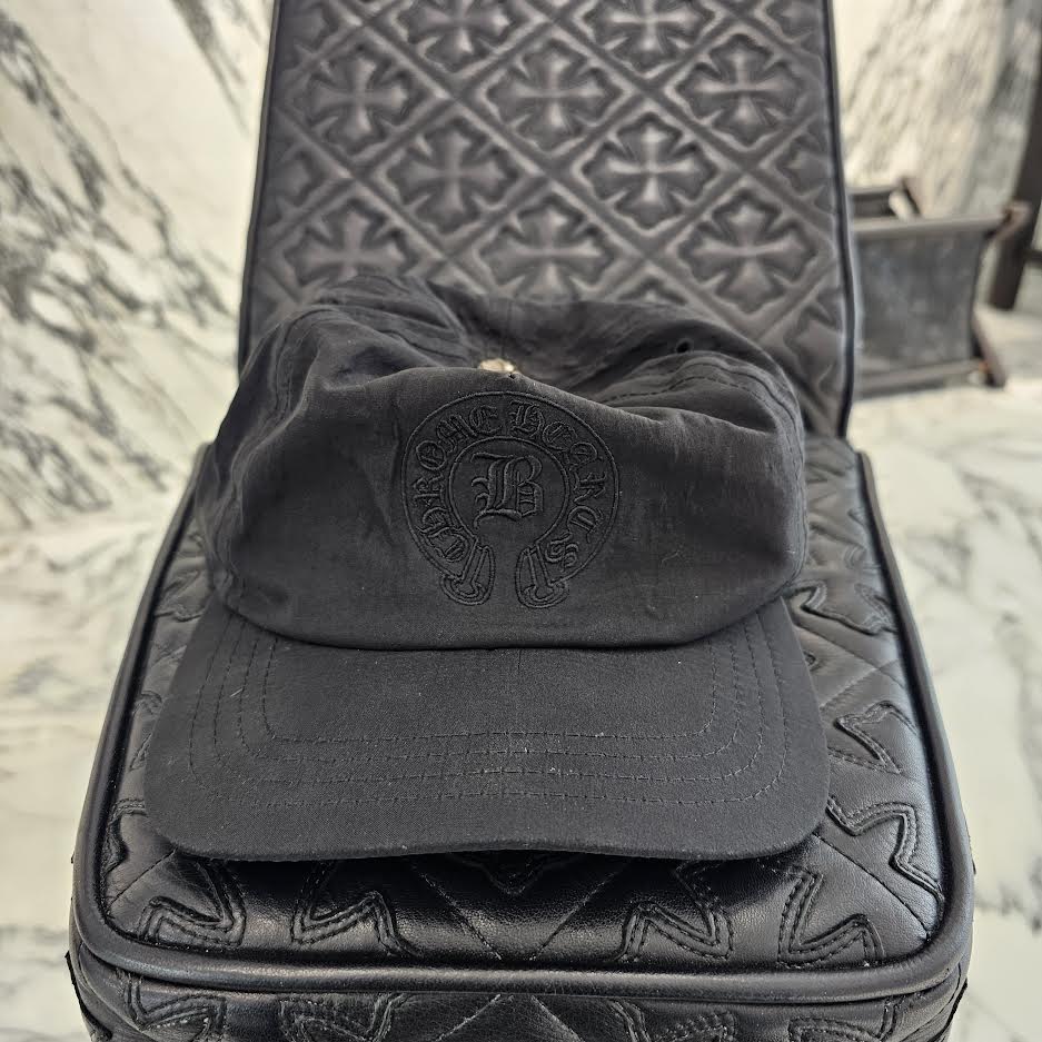 CHROME HEARTS × Bella Hadid Initial Embroidery Silk Trucker Cap Size ONE SIZE（53-60）クロムハーツ × ベラハディッド イニシャル刺繍 シルク トラッカーキャップ サイズONE SIZE（53-60）