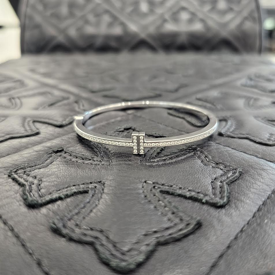 Tiffany Co. 18K WG Tiffany T Diamond Hinged Wire Bangle 62273089 Size Small ティファニー 18K ホワイトゴールド ティファニーT ダイアモンド ヒンジ ワイヤー バングル サイズSmall