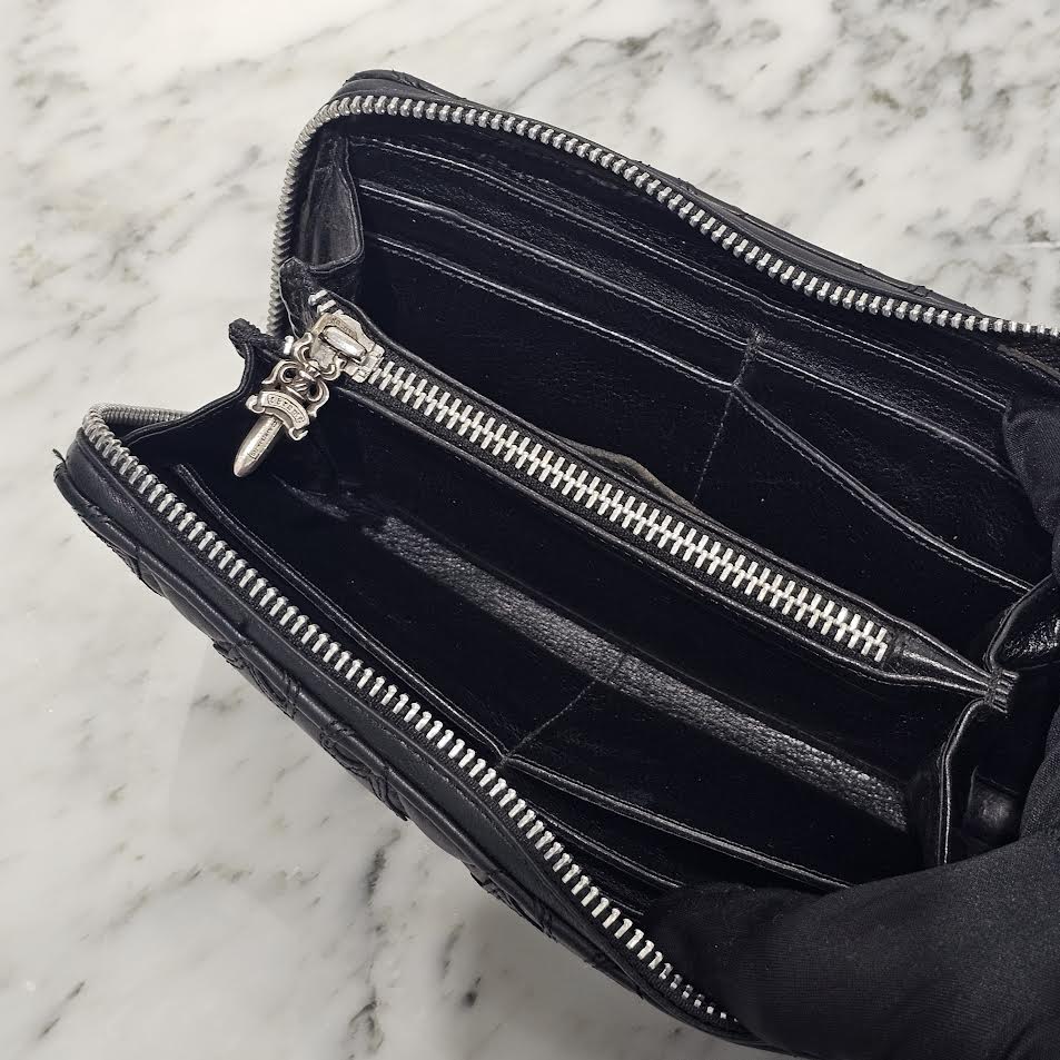 CHROME HEARTS Cemetery Cross Leather Patch Quilting Leather Wallet クロムハーツ セメタリークロス レザーパッチ キルティング風 レザーウォレット