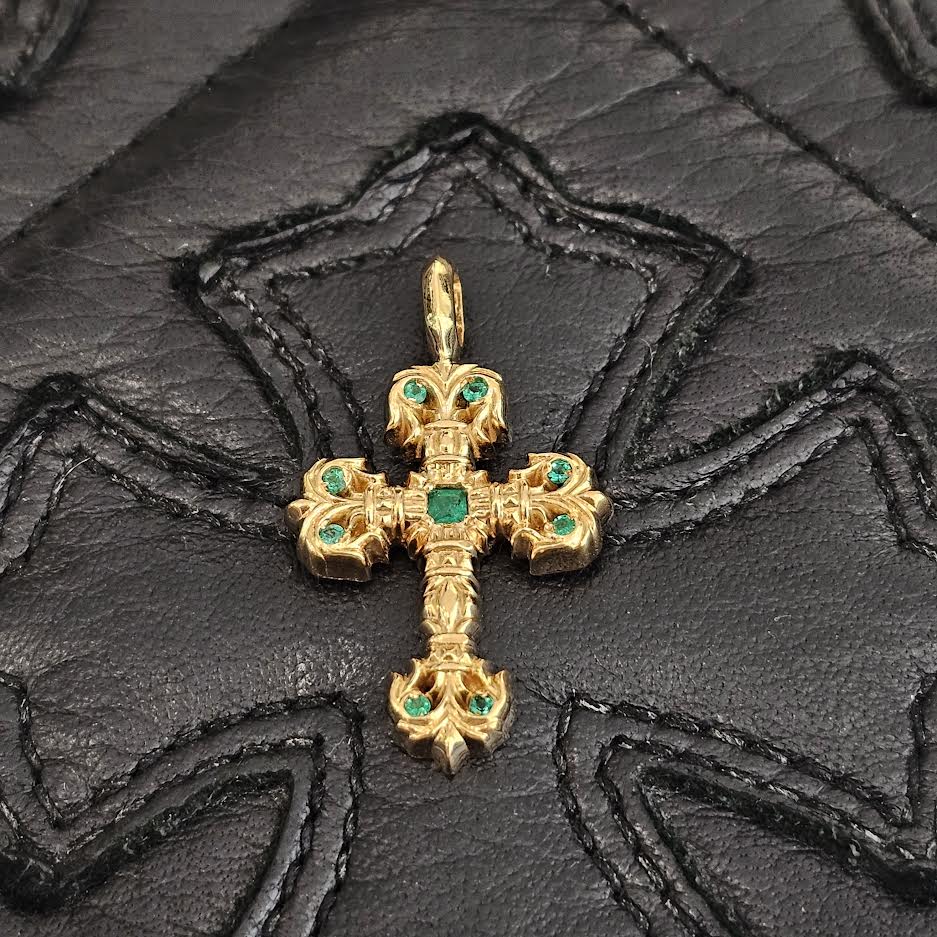 CHROME HEARTS 22K Tiny Filigree Cross Emerald Pendent Top クロムハーツ 22K タイニーフィリグリークロス エメラルド ペンダントトップ
