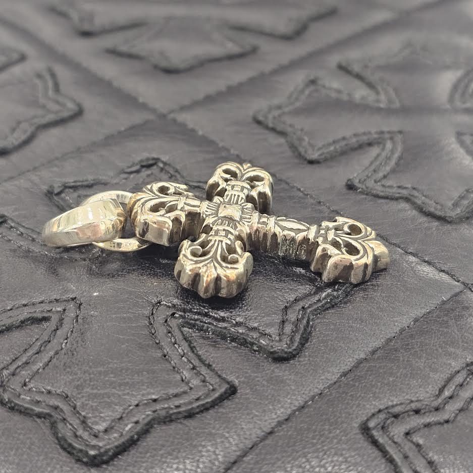 CHROME HEARTS xsフィリグリークロス ベイル　ペンダントトップ CHROME HEARTS Filigree CH Cross XS Pendant Top With Bail クロム