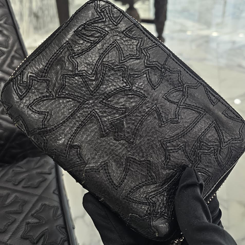 CHROME HEARTS BANK ROBBER Cemetery Cross Leather Patch Round Zip Leather Wallet クロムハーツ バンクローバー セメタリークロス レザーパッチ ラウンドジップ レザーウォレット