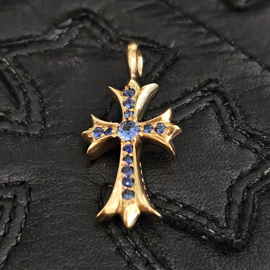 CHROME HEARTS 22K Tiny Fat Cross Blue Sapphire Pendant Top