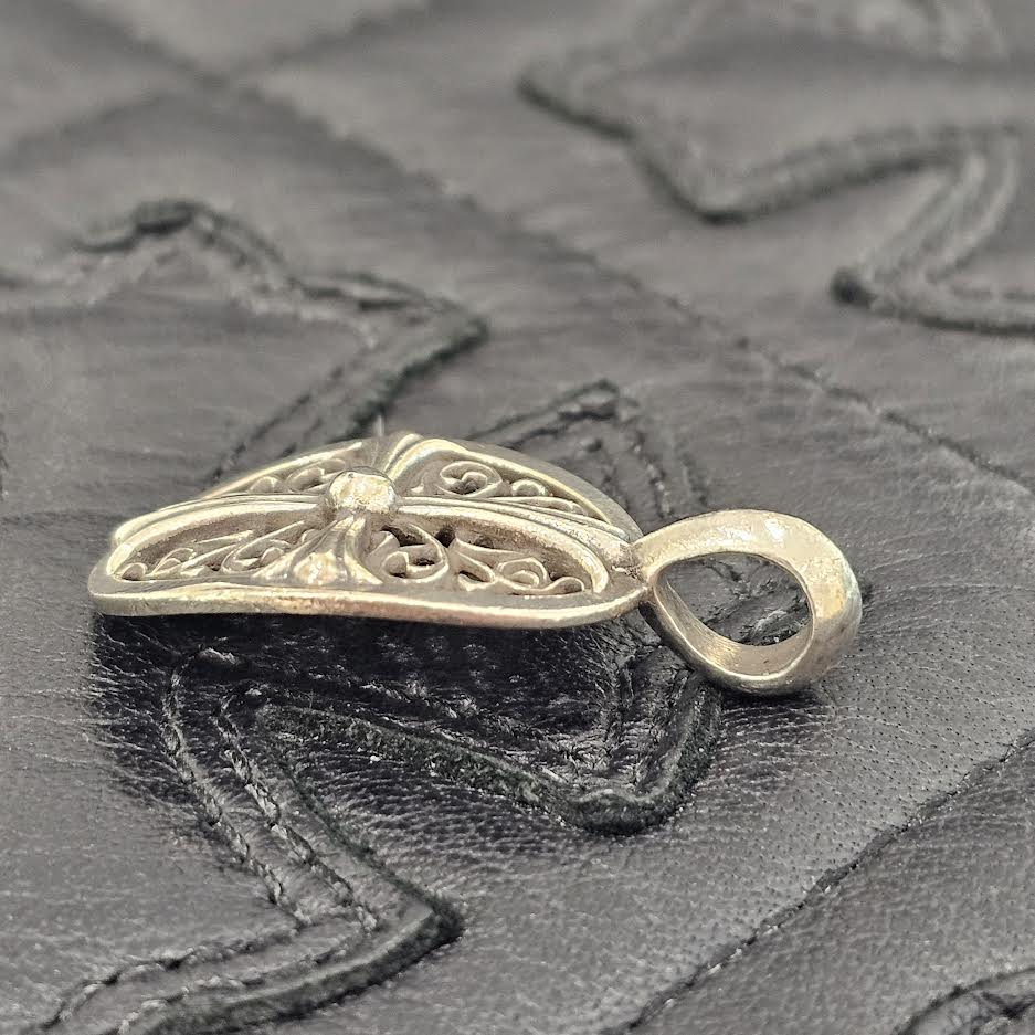 CHROME HEARTS Classic Oval Cross Pendent Top クロムハーツ