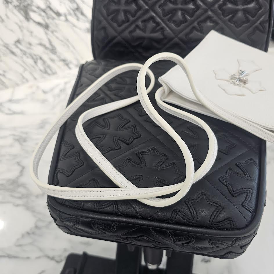 CHROME HEARTS CH Silver Cross Square Pocket Leather Shoulder Bag クロムハーツ CH シルバークロス スクエアポケット レザーショルダーバッグ