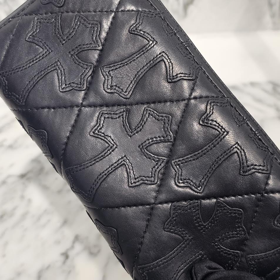 CHROME HEARTS Cemetery Cross Leather Patch Quilting Leather Wallet クロムハーツ セメタリークロス レザーパッチ キルティング風 レザーウォレット