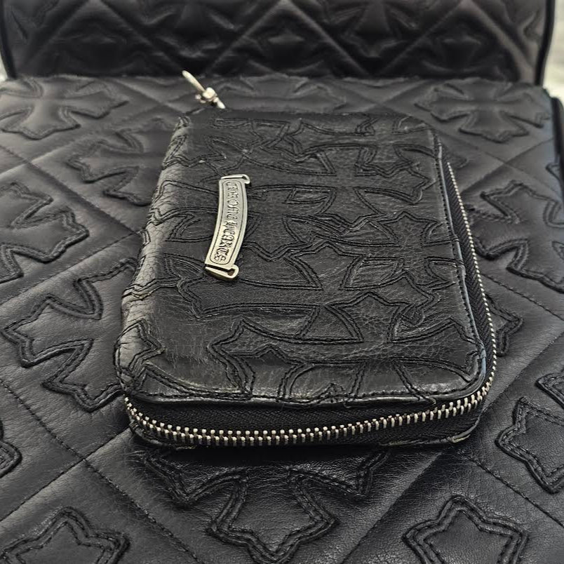 CHROME HEARTS BANK ROBBER Cemetery Cross Leather Patch Round Zip Leather Wallet クロムハーツ バンクローバー セメタリークロス レザーパッチ ラウンドジップ レザーウォレット